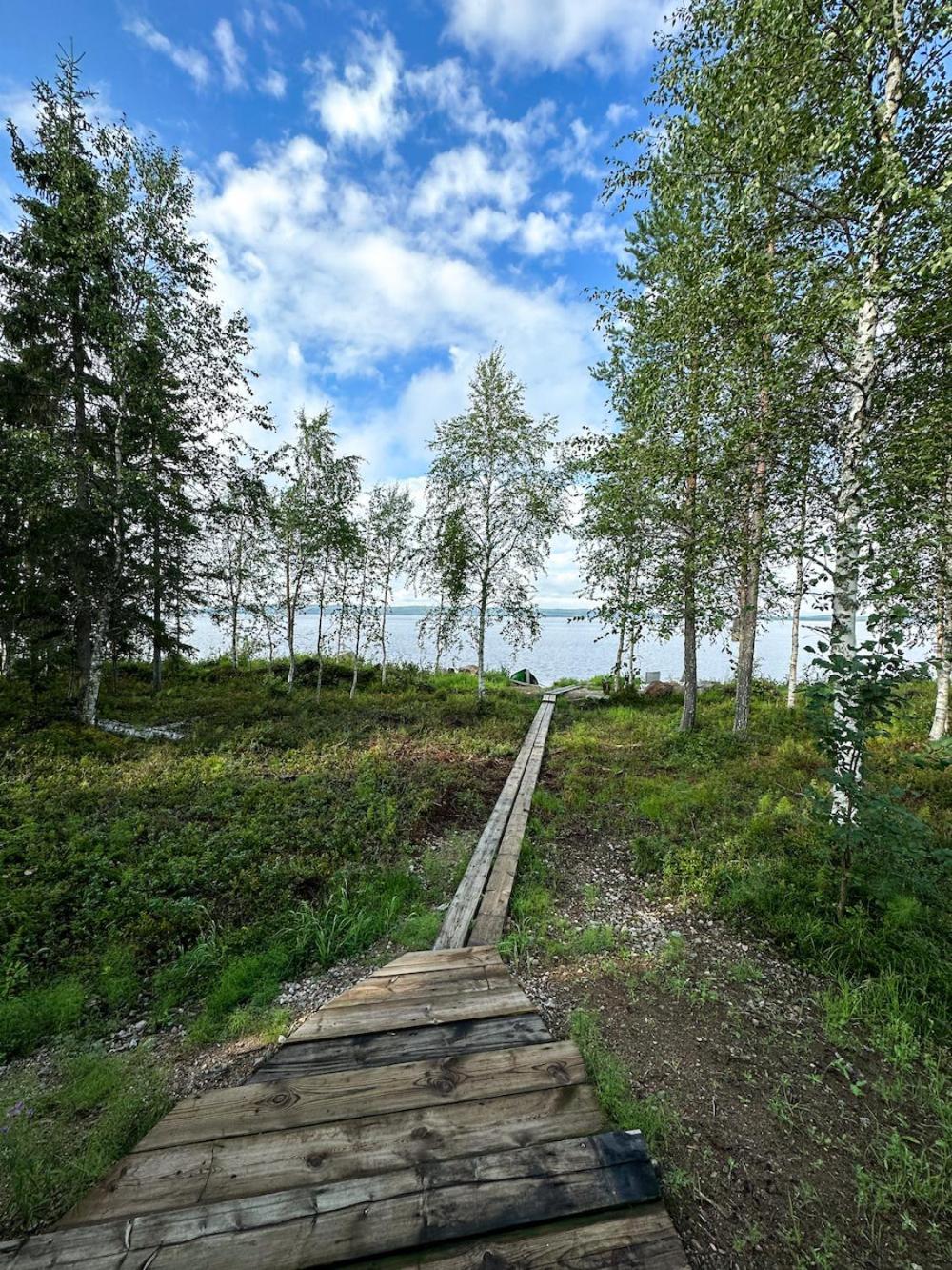 ホテル ナパピーリン ヤルヴィロマット Luukonniemi エクステリア 写真